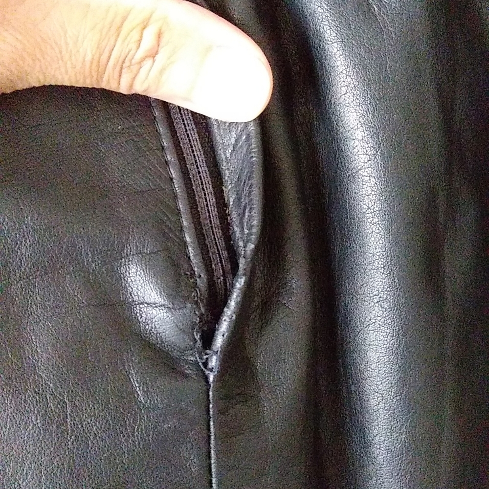 Mid length leather skirt - Picture 6 of 6